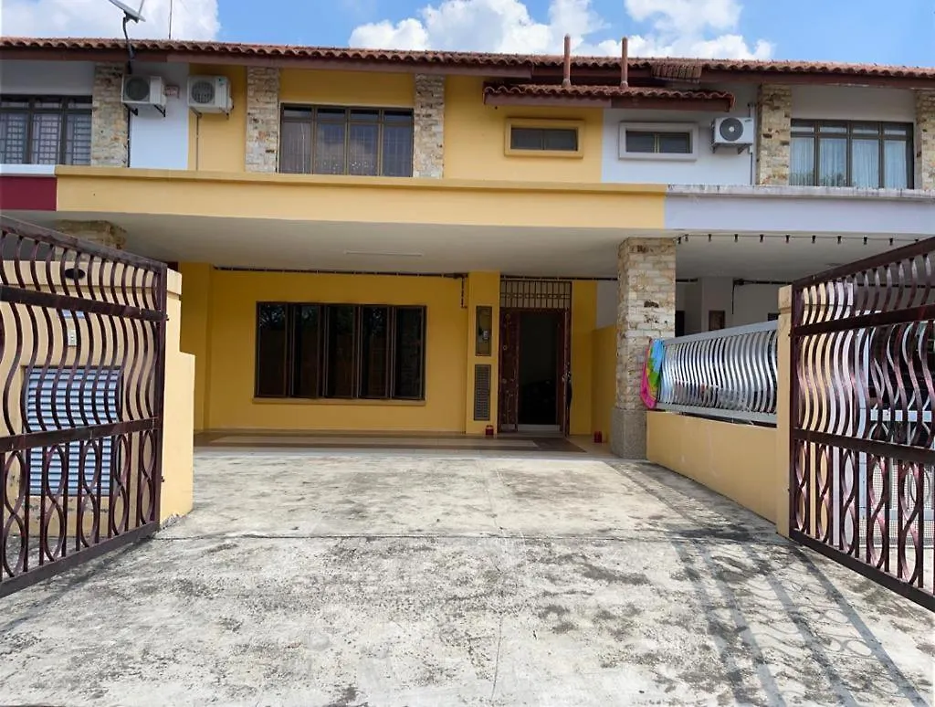 Holiday home Homestay Aisyah